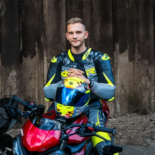 Samuel Engel | Kurvenbalance – Motorradtraining in Technik  Mentalcoaching